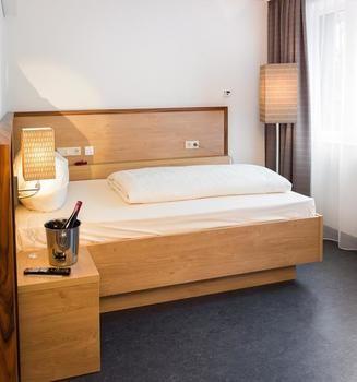 Stadthotel Am Roemerturm 4* Colónia